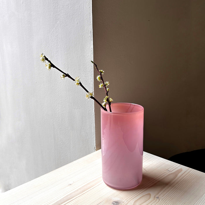 Vase, mouth-blown glass, pink