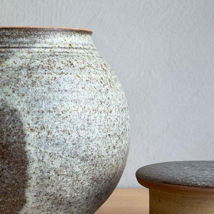 Jar with lid