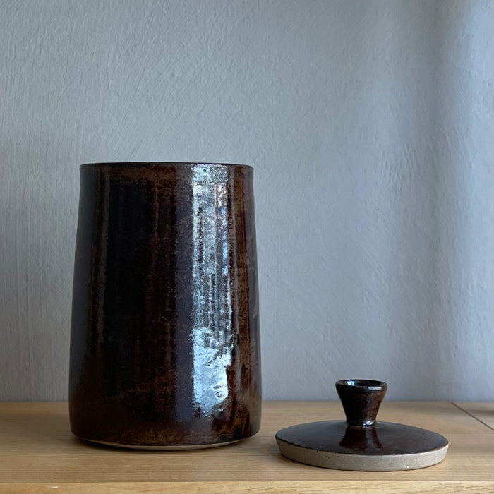 Jar with lid
