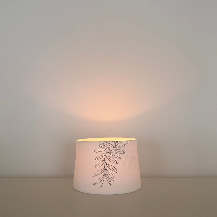 Candle lantern in bone china, "Leaf garland"