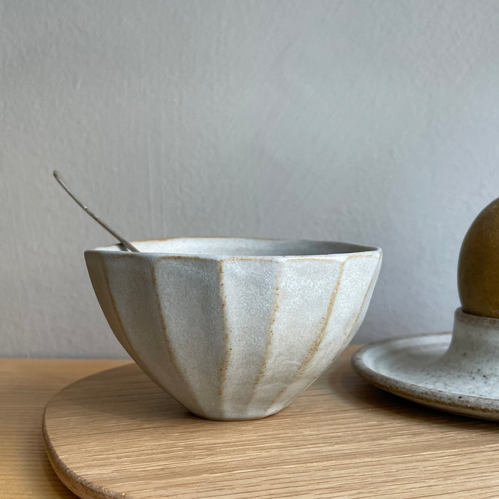 Small thumbed bowl, gray facet