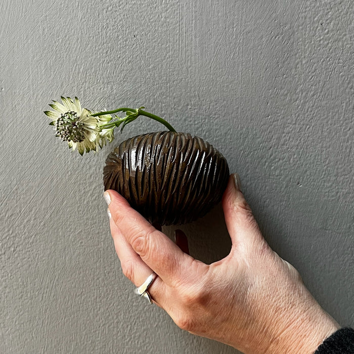 Wall hanging vase with patterns