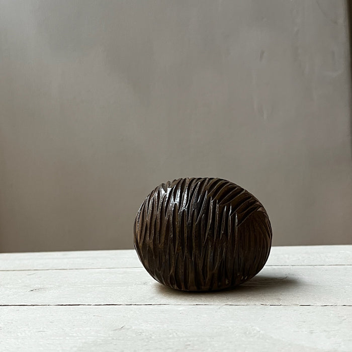 Wall hanging vase with patterns