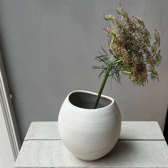 Organisk vit matt vas