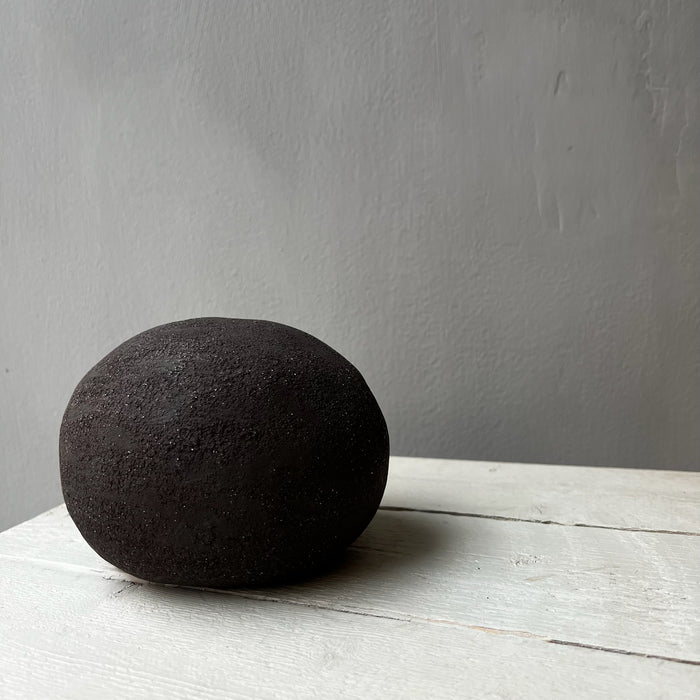 Ceramic ornament, black