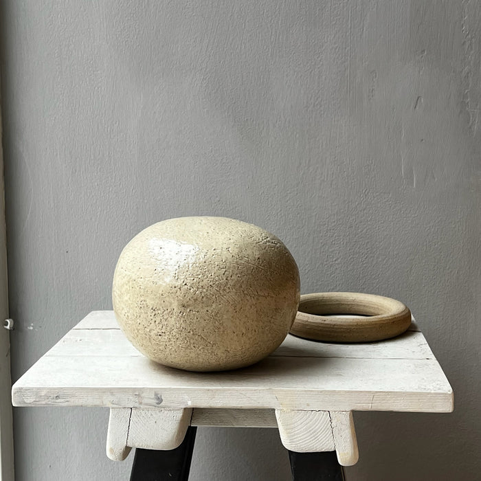 Ceramic ornament, light yellow