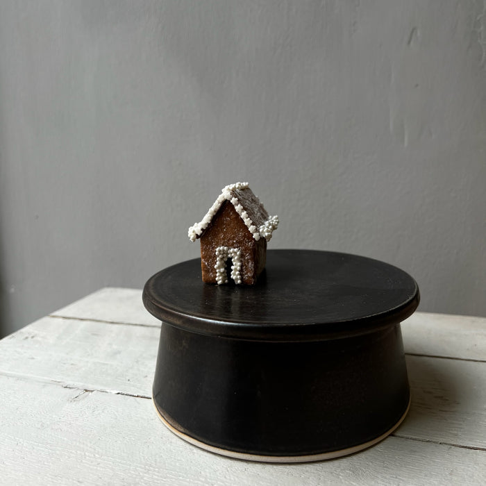 Cake stand, dark brown