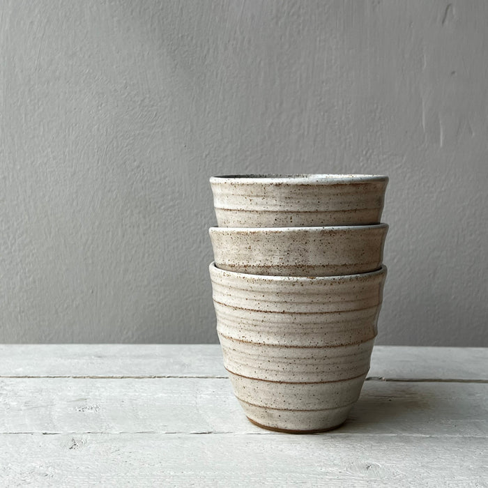 Kopp med mjuk rand, vit