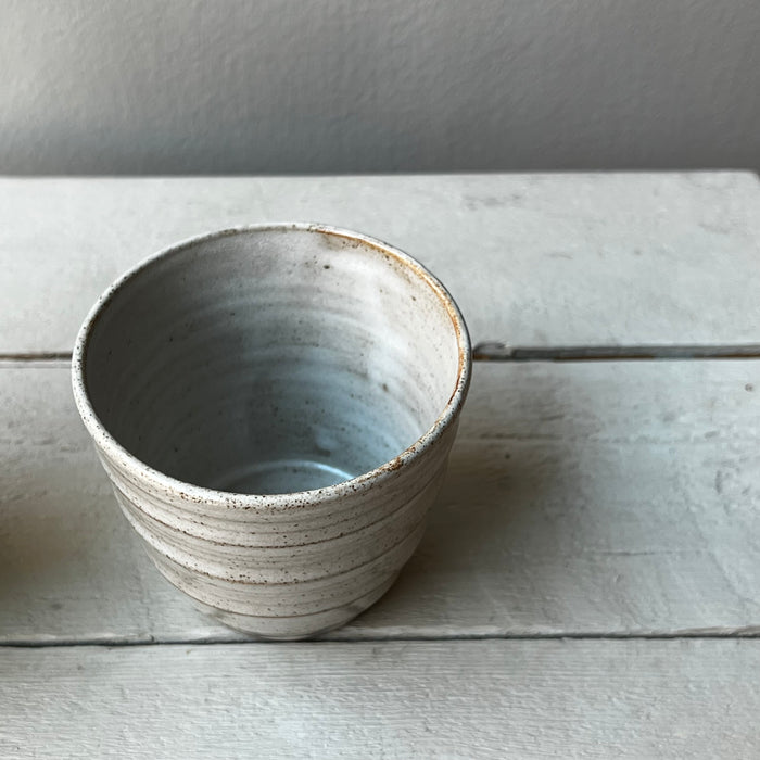 Kopp med mjuk rand, vit