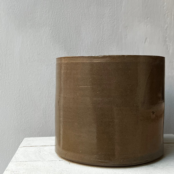 Pot, brown