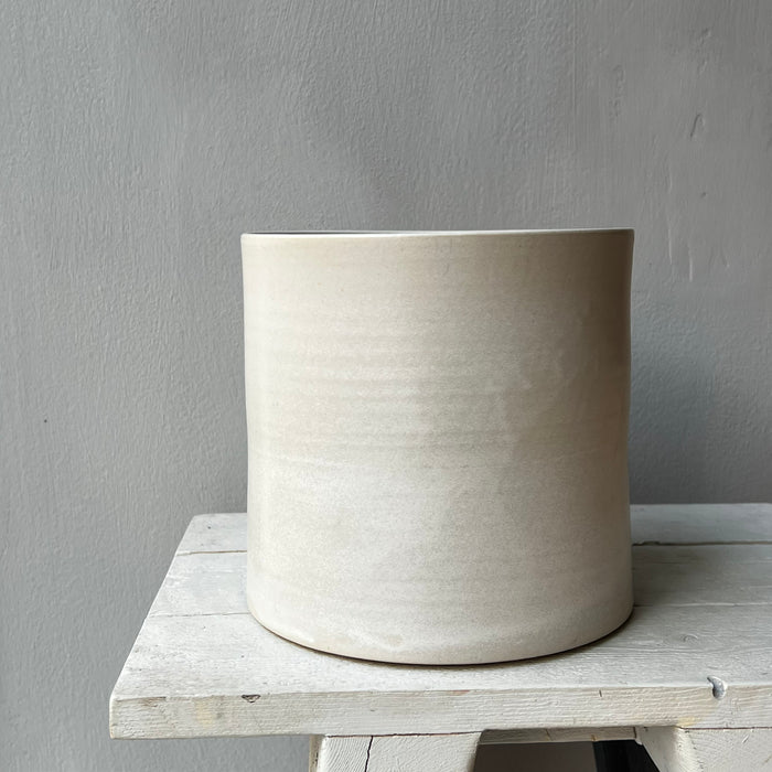 Pot, black large and small