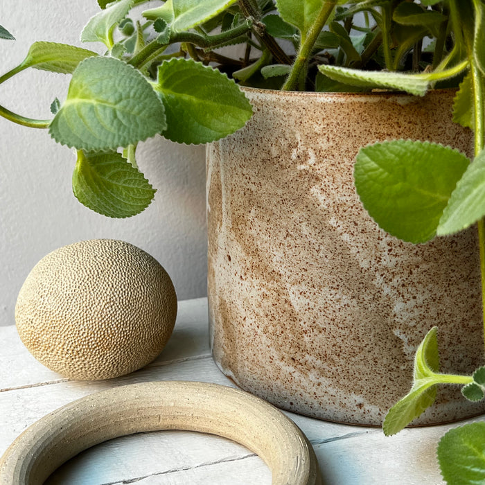 Ceramic ornament, hangble