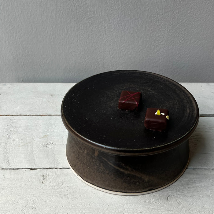 Cake stand, dark brown