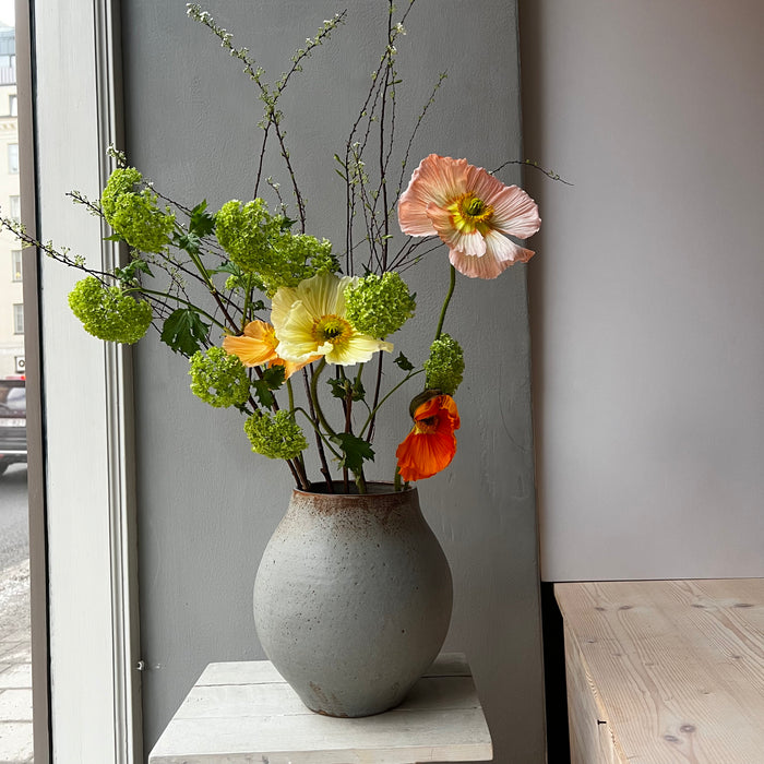 The large round vase