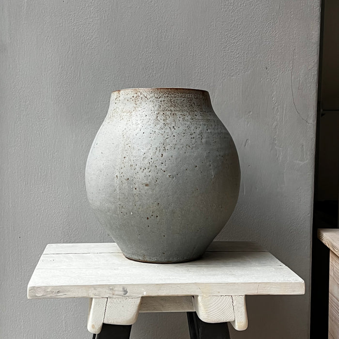 The large round vase